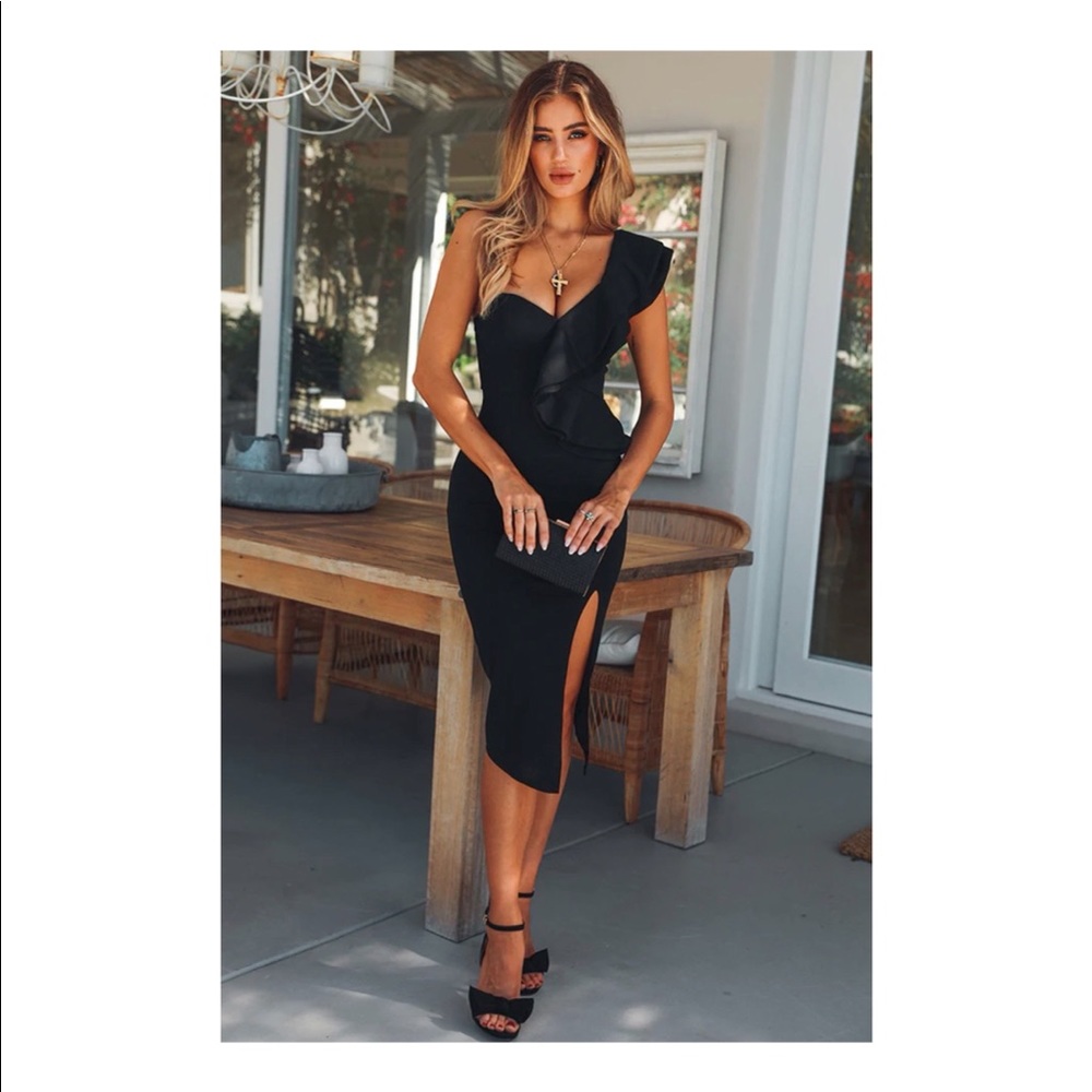 Hello Molly MIDI Black dress